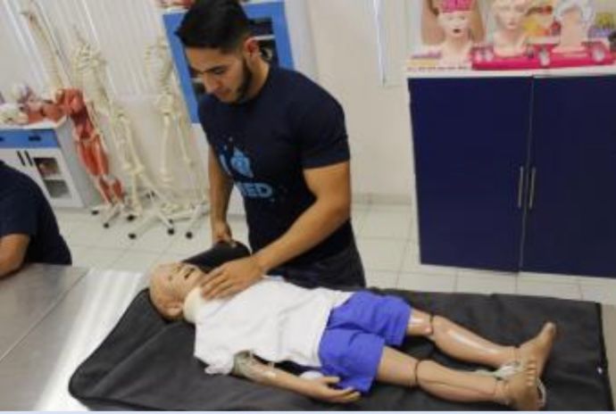 Curso impartido por un profesional en CORMED