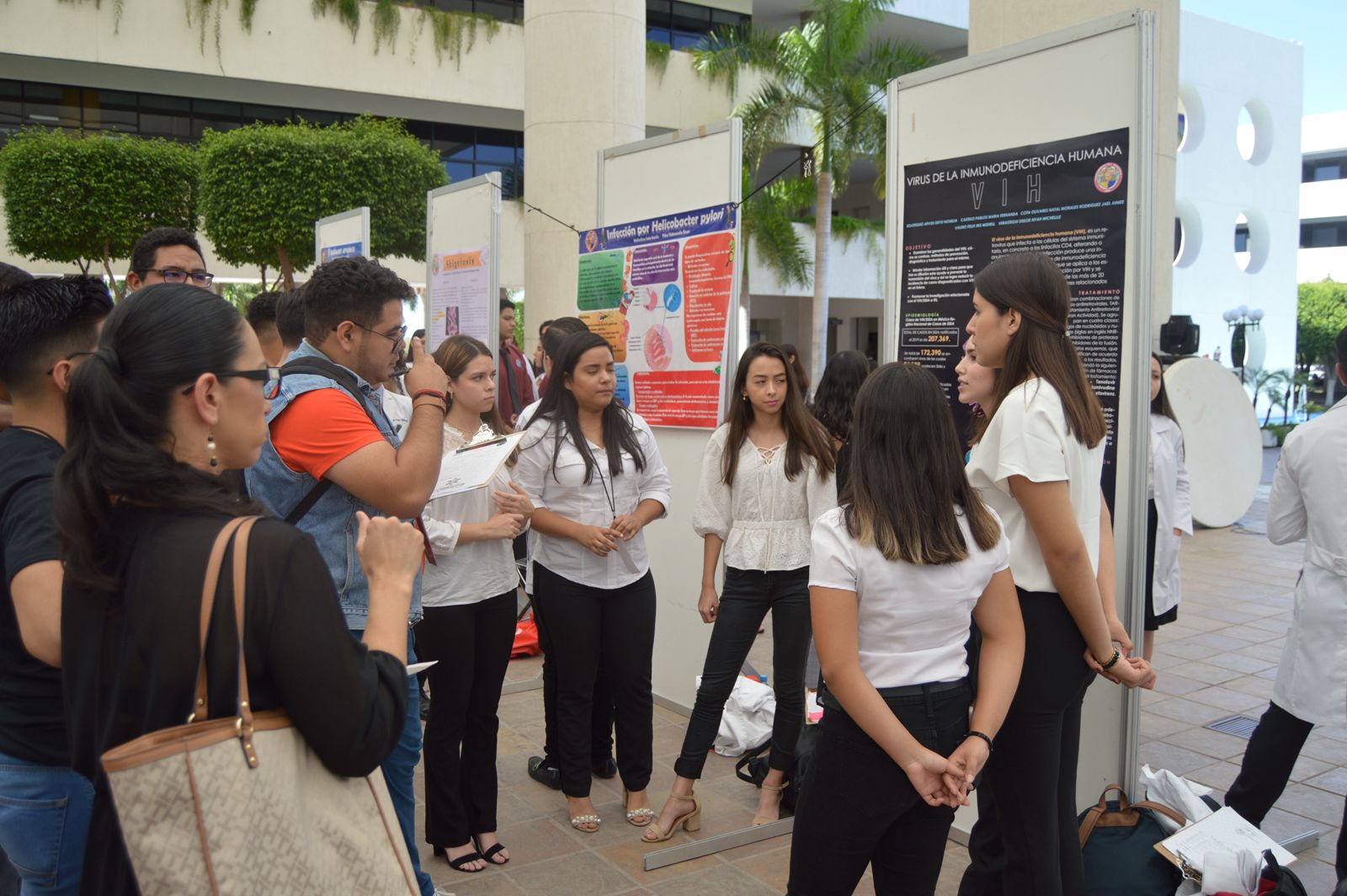 exposicion de temas relacionados en la salud por SEM Cajeme